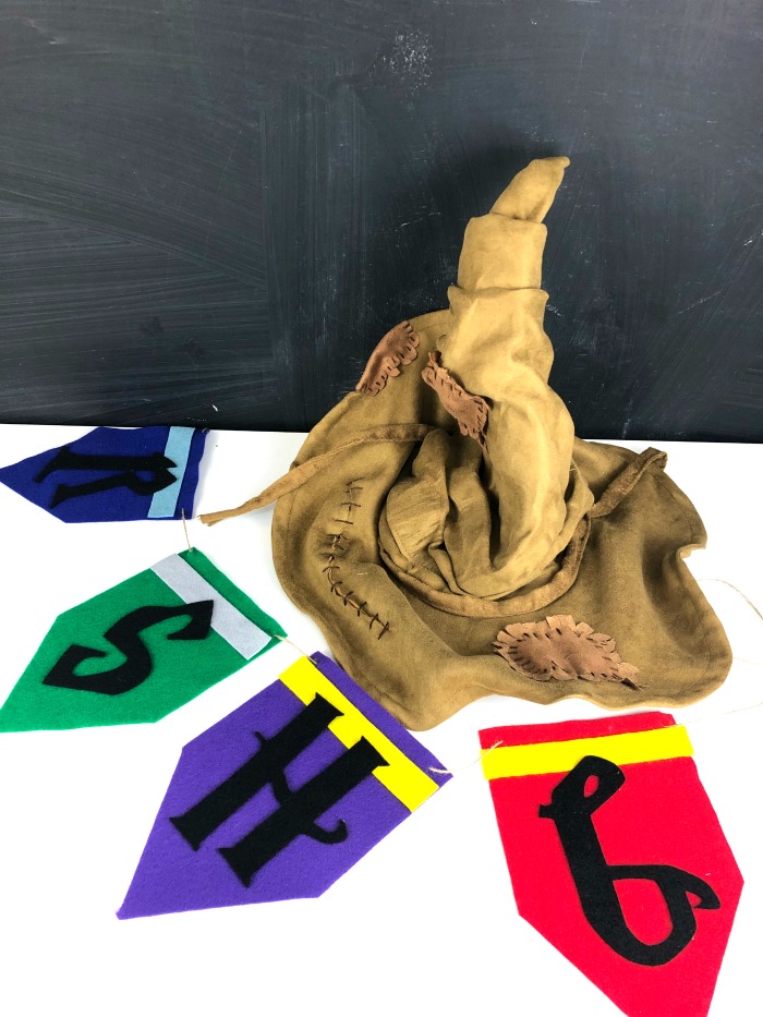 Make this quick and easy felt banner!